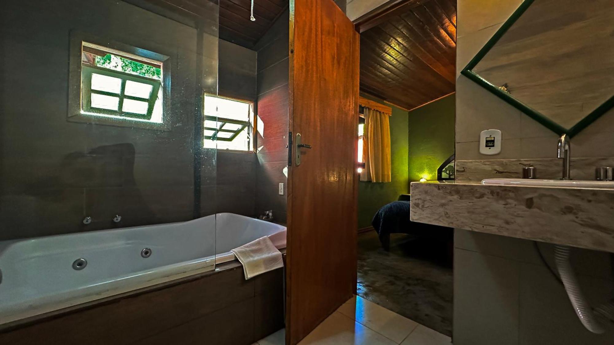 Alive Eco Hut Pousada Монти-Верди Экстерьер фото